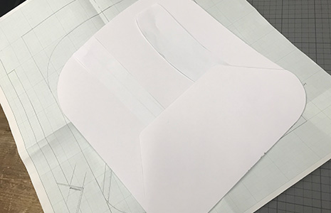 背面の処理を説明するために制作した紙のサンプル